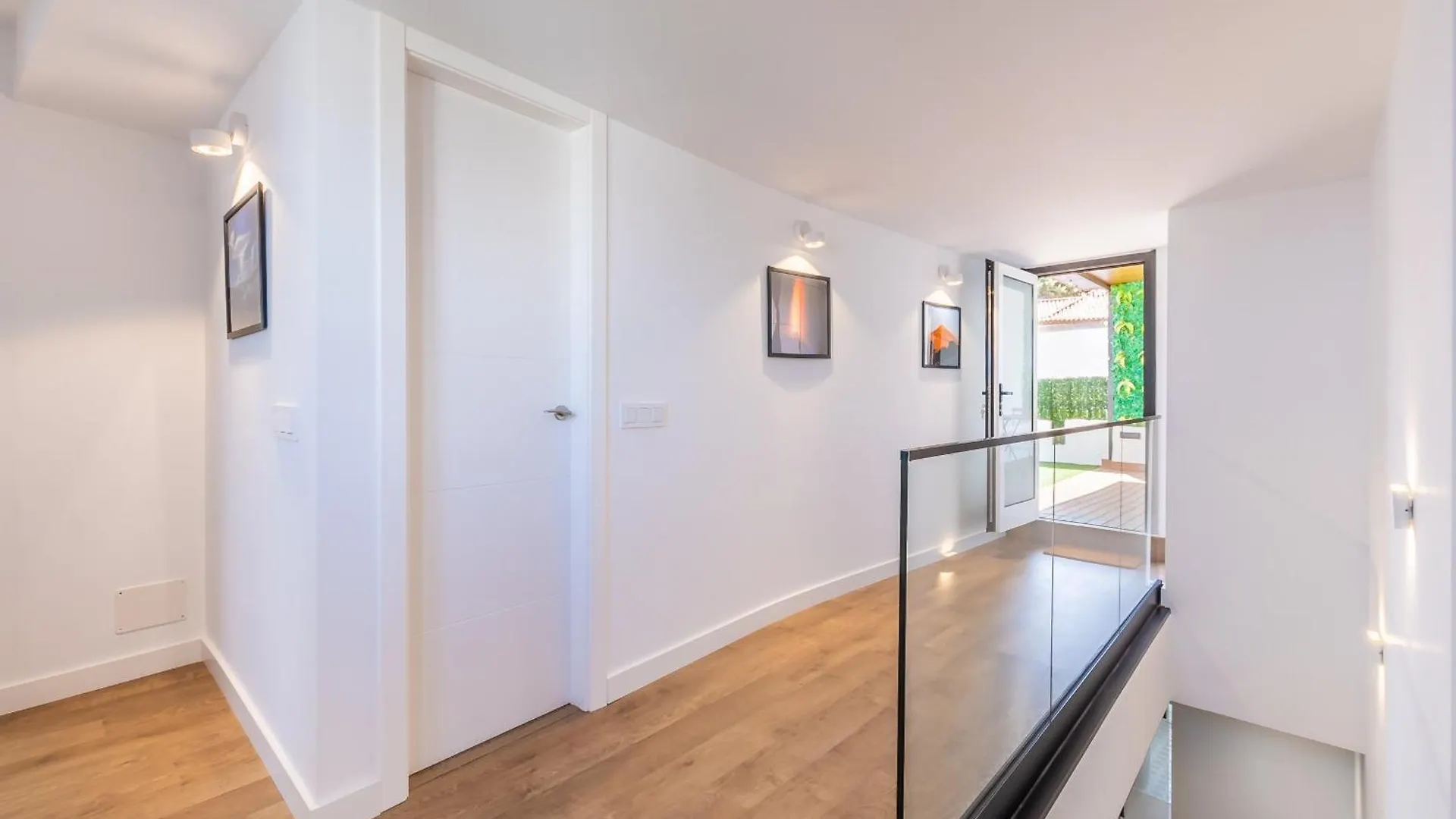 Modern Balcony Terrace House Solarium - Parking Villa Arafo